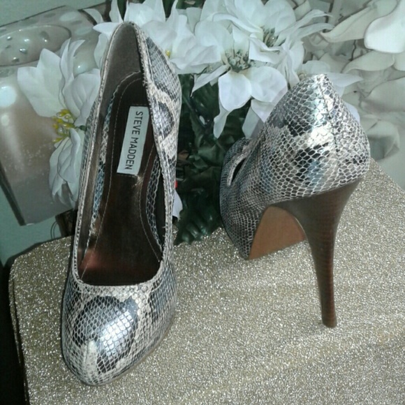 STEVE MADDEN *FLAASH* SNAKESKIN PLATFORM PUMPS - Picture 2 of 5